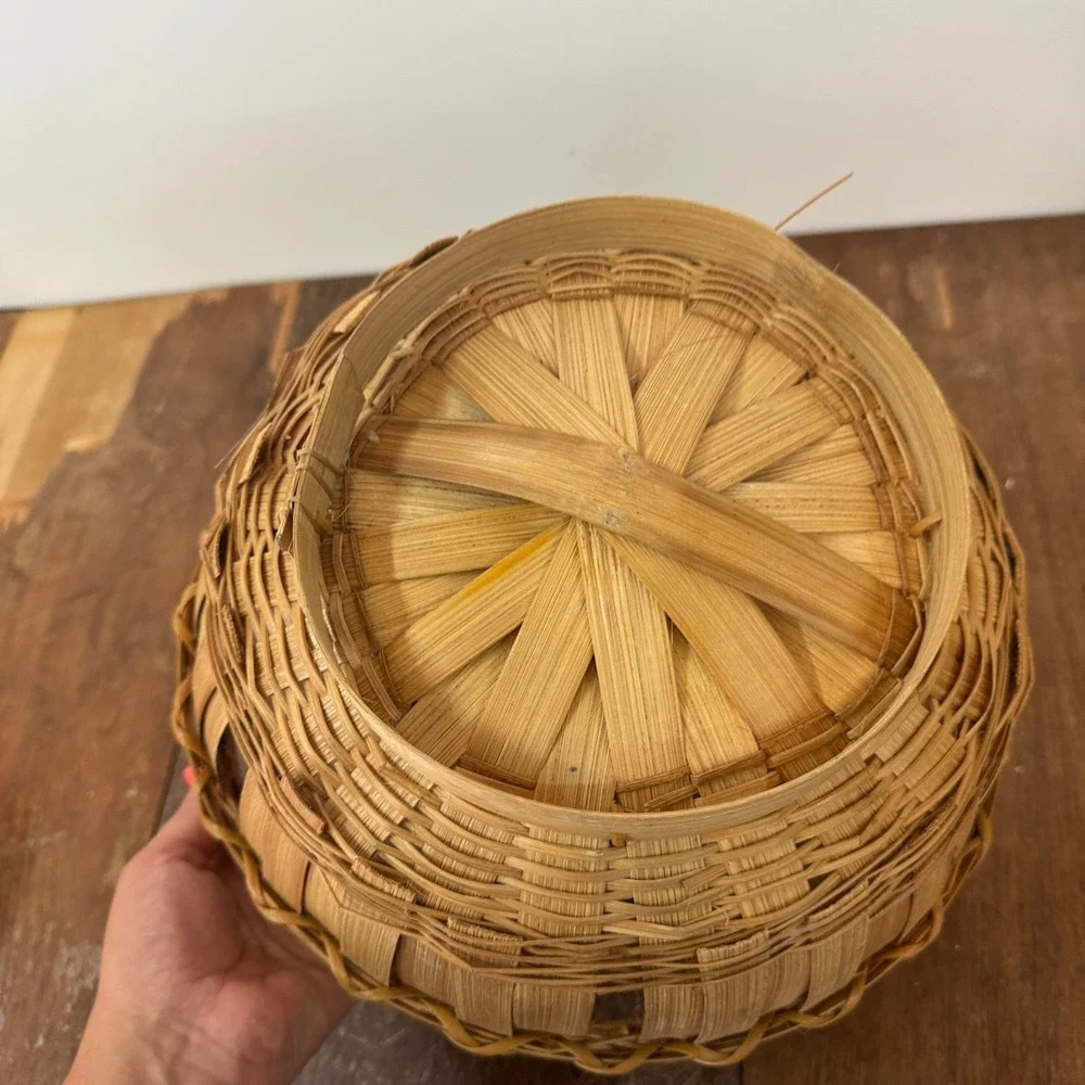 N/A vintage wicker